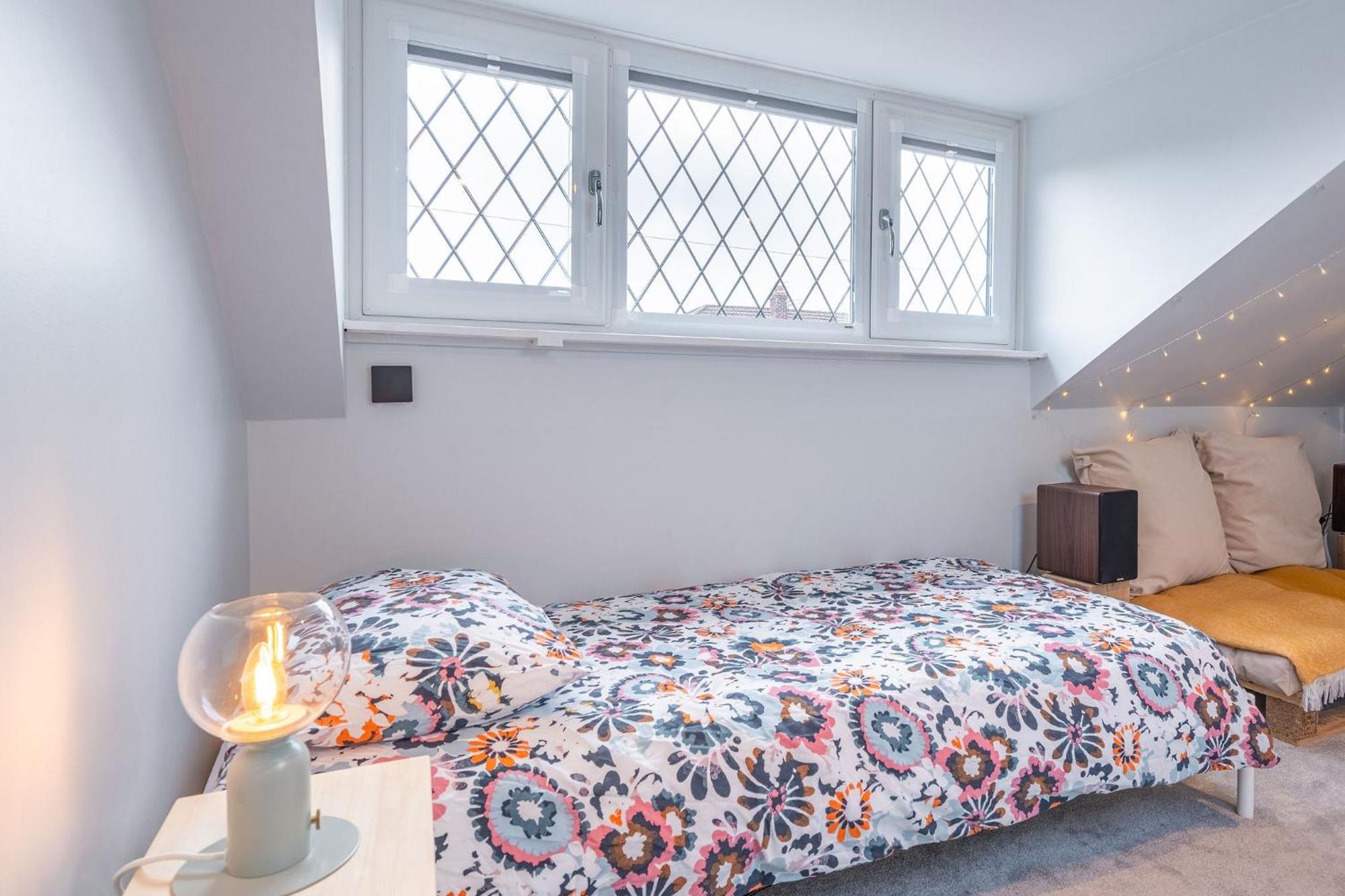 Nature Inspired Bungalow With 3 Rooms - 10 Mins From Manchester Airport Timperley Exteriör bild