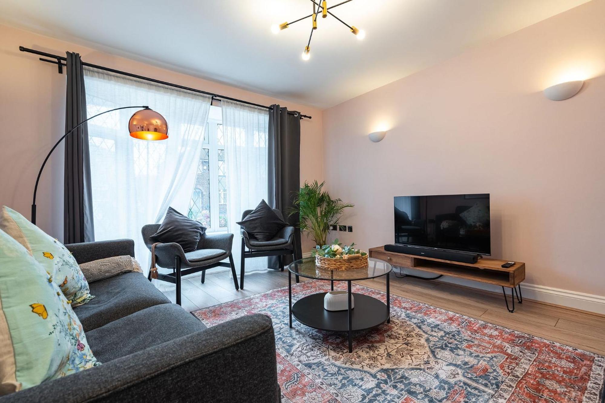 Nature Inspired Bungalow With 3 Rooms - 10 Mins From Manchester Airport Timperley Exteriör bild